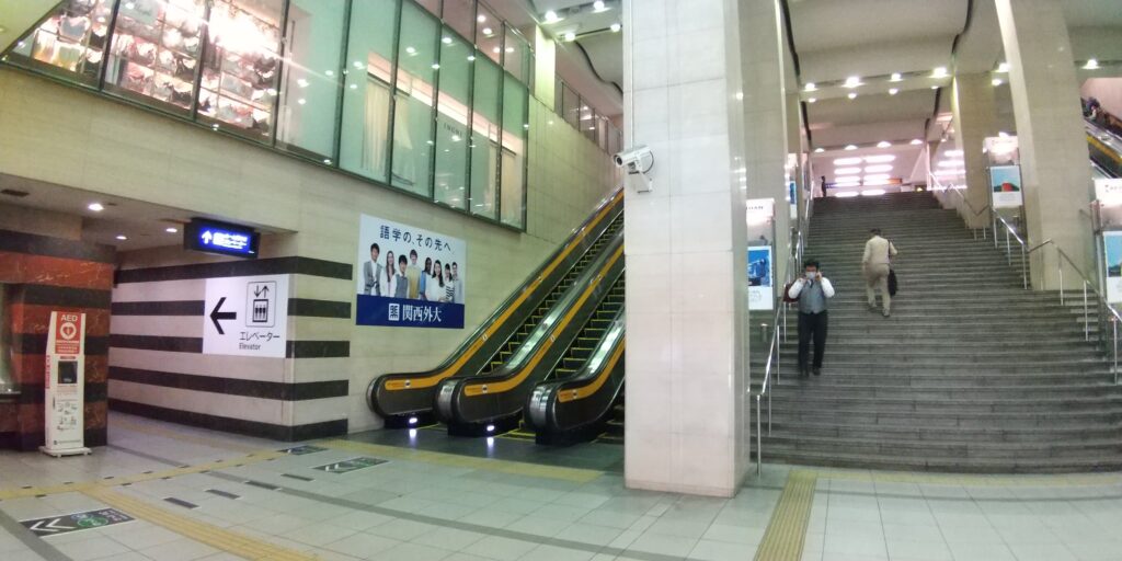 京阪電車京橋駅中央改札を入ってすぐにあるエレベーター