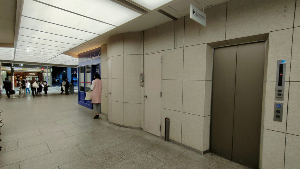 北館のエレベーター